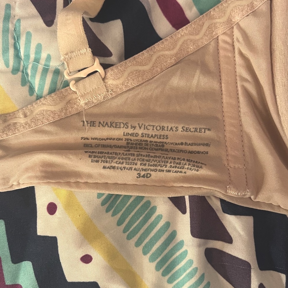 Victoria’s Secret bra. US size 34D. Tan. Medium wear, good condition. - Picture 2 of 2